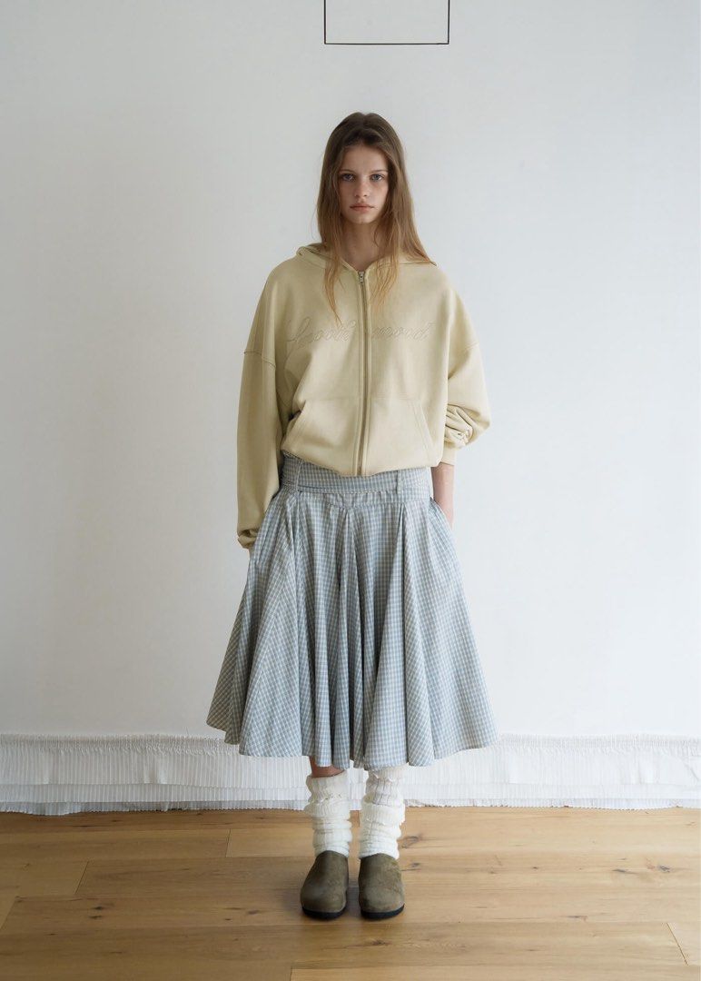 Smoothmood Derby Reversible Jacket Blue Cloud (Category: Skirts) located in San Juan City. Submitted by shop.girlypop (Listing ID 1431158595, Image 1). Description: Brand new, authentic, preorder Fave korean brand Retails for KRW 288,000 One size.