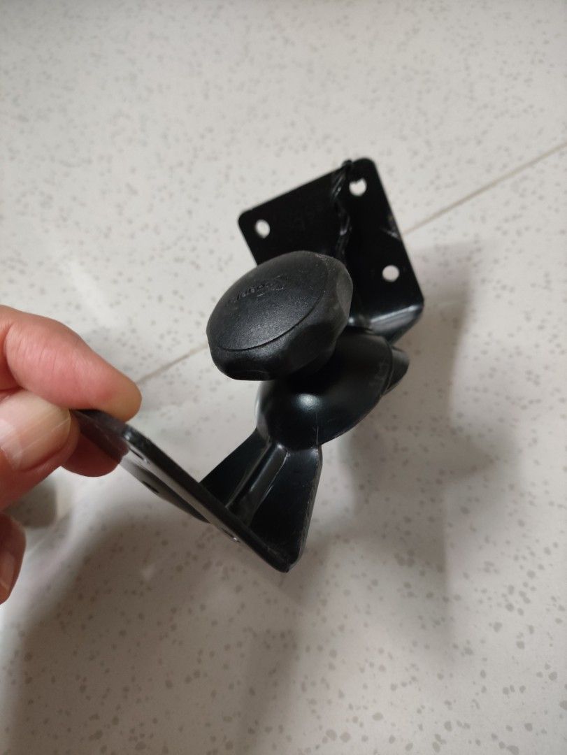 Speaker brackets476351963511531522