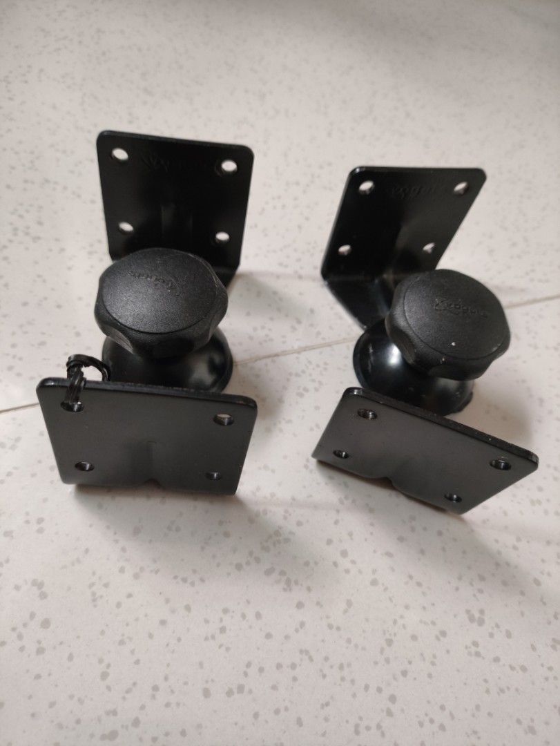 Speaker brackets476351963511531526