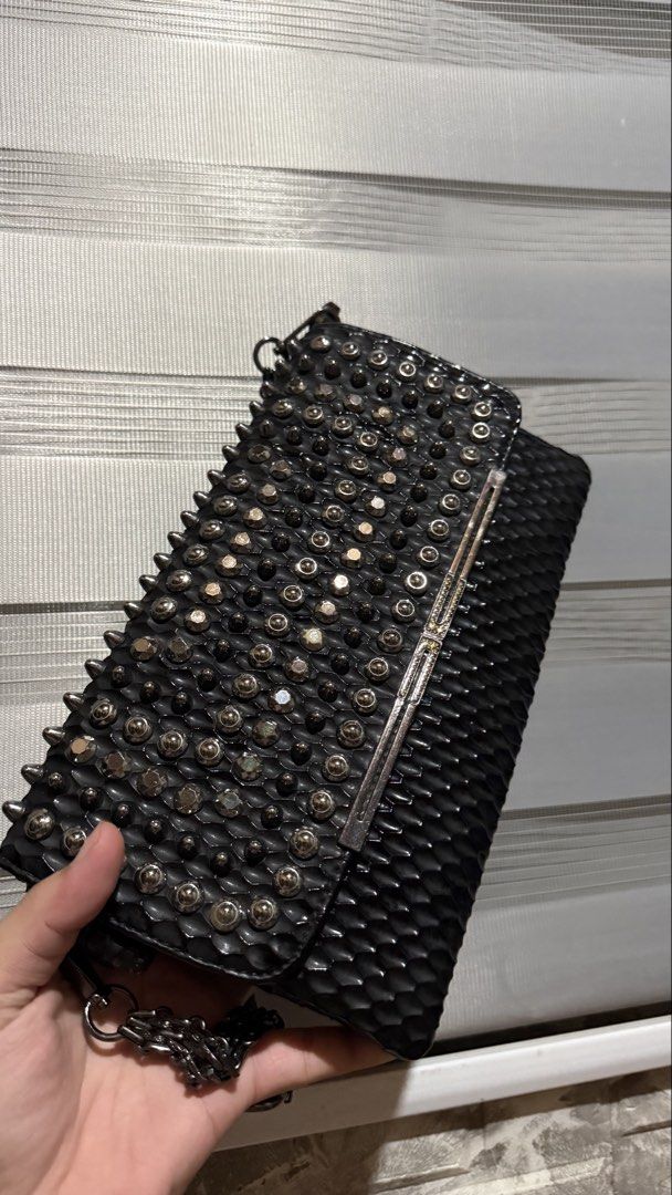 Studded shoulder kili bag complete studs event bag (Category: Shoulder Bags) located in Calamba. Submitted by ashvault (Listing ID 1431139055, Image 2). Description: Kili or shoulder bag complete studs looks new Can be used in events or if you’re just a baddie.