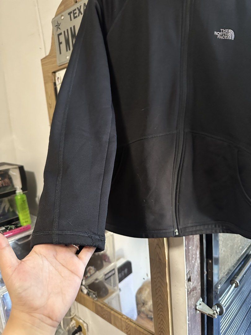 The North Face Black Jacket/ Fleece - WOMENS MEDIUM (Category: Coats, Jackets and Outerwear) located in Cavite. Submitted by esme00 (Listing ID 1431024341, Image 2). Description: Northface womens MEDIUM fleece jacket Bought in the US not ukay Authentic no issue Cavite City.