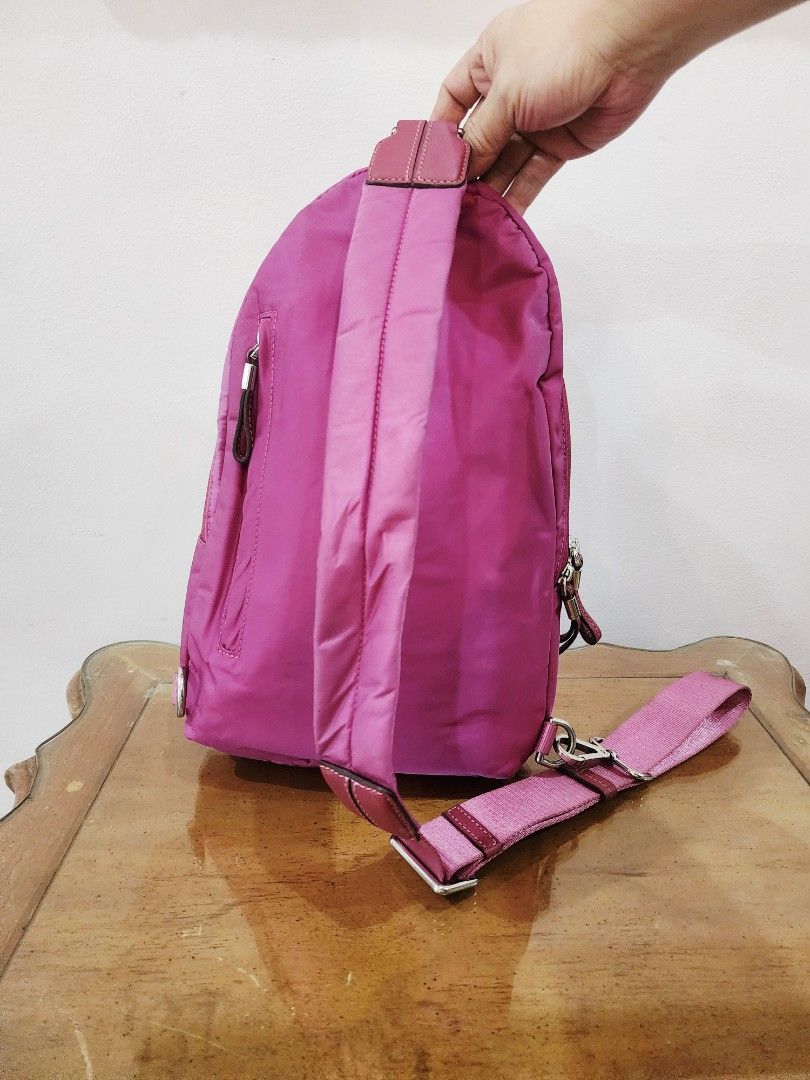Tumi Voyageur Nylon Brive Body Bag (Category: Backpacks) located in Valenzuela. Submitted by absolutelychick (Listing ID 1430996672, Image 2). Description: L 8.25" x W 2" x H 14.75" meron pong fade sa name sa front please check pictures for reference jrs, lbc, j&t lalamove/grab ready.