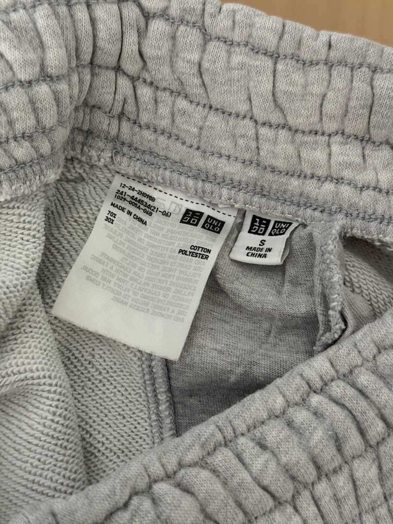Uniqlo Jogger Pants in Grey (Category: Jeans) located in Cebu City. Submitted by itemsbysarah (Listing ID 1431064985, Image 3). Description: Uniqlo Joggers in Light Grey Size Small Used a few times, no flaws aside from minimal discolouration RFS: decluttering.