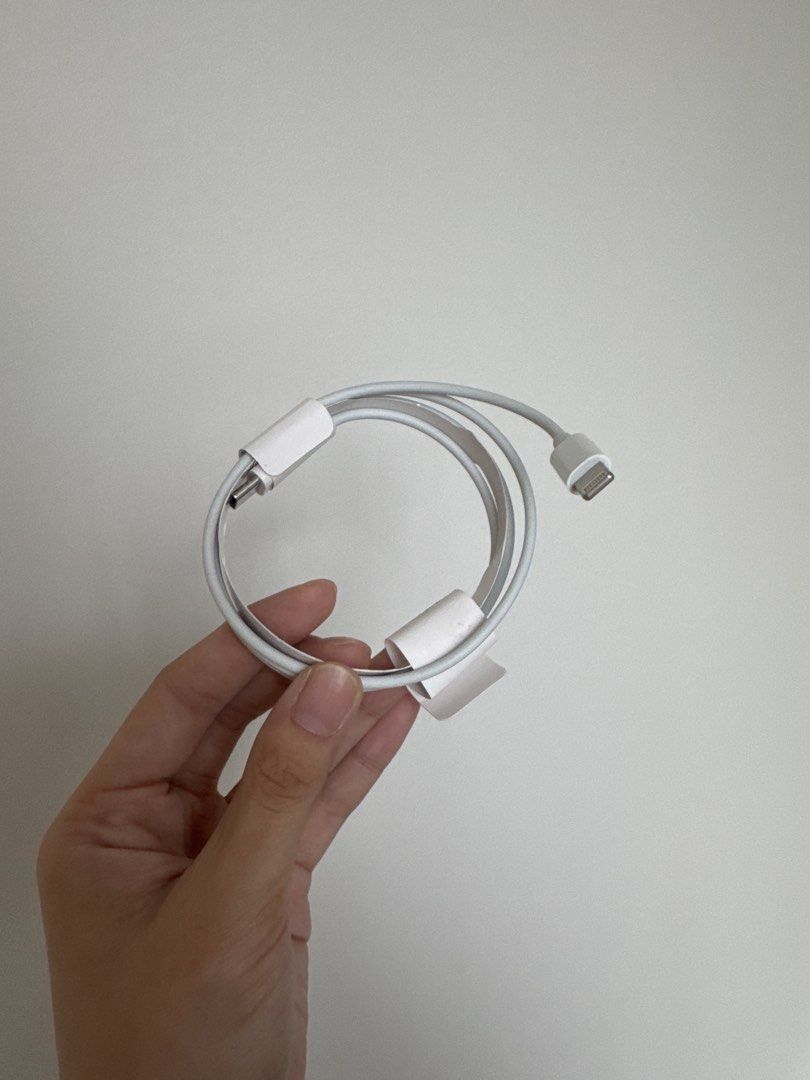 USB-C to lighting cable, Mobile Phones & Gadgets, Mobile & Gadget ...