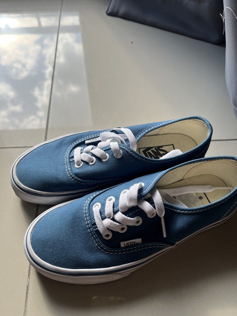 RUSH SALE Vans Authentic Blue Sneakers (Category: Sneakers) located in Manila. Submitted by saii0206 (Listing ID 1431100612, Image 1). Description: no box na original to guaranteed moneyback if proven fake rfs di nagagamit once lang sinuot di ko trip tsaka need ng funds like brand new pa.