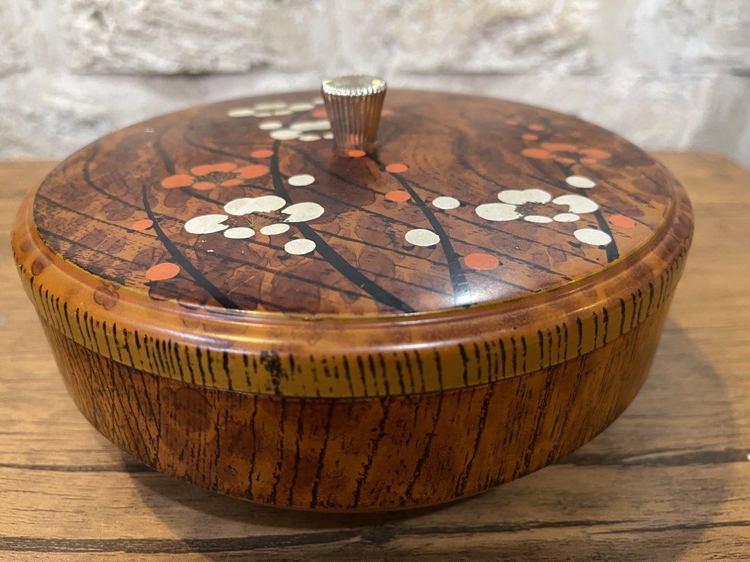 Vintage Japanese Brown Lacquer (Category: Other Kitchenware & Tableware) located in San Fernando. Submitted by japansurpluselyu (Listing ID 1431118712, Image 2). Description: .