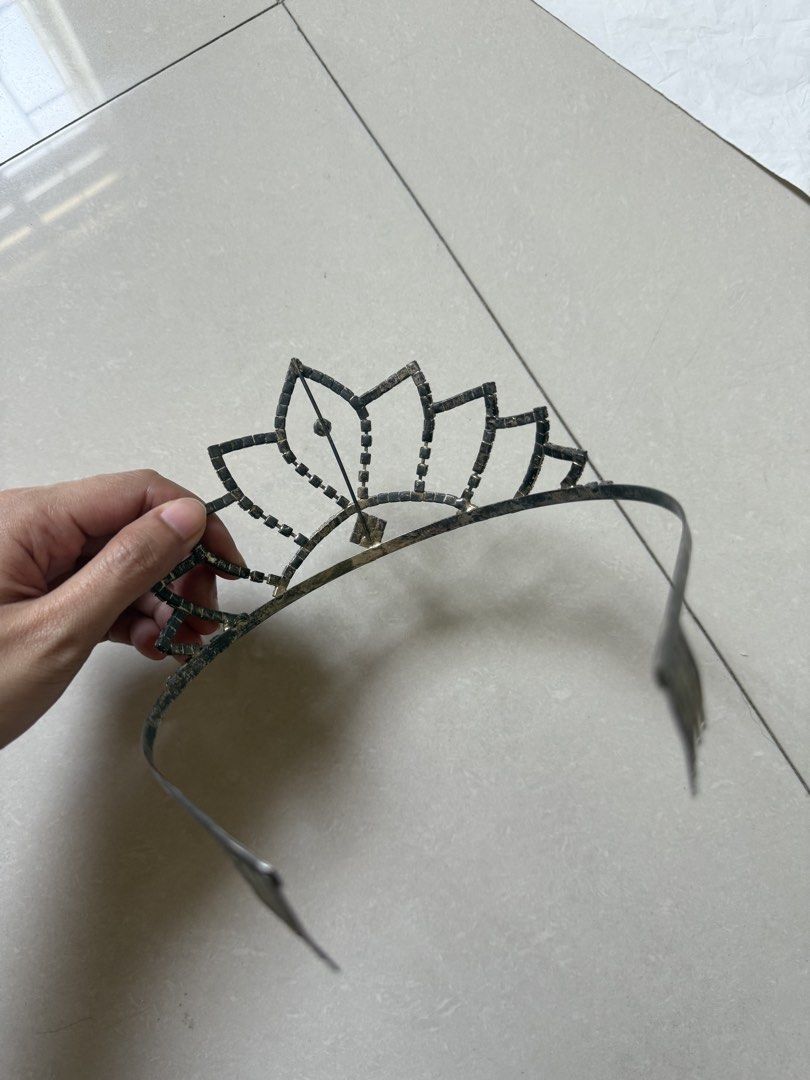 Vintage Rhinestone Tiara / Crown (Category: Hair Accessories) located in Manila. Submitted by riceloved (Listing ID 1431086904, Image 3). Description: Perfect for costumes or for prop purposes. Can deliver ASAP :) RFS: Spring cleaning.
