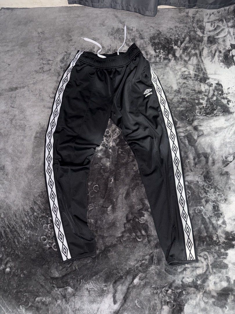 Vintage Umbro Track Pants (Category: Joggers) located in Mandaluyong City. Submitted by markqzn2 (Listing ID 1431131389, Image 1). Description: Vintage y2k Umbro Track Pants Black Size S on tag.