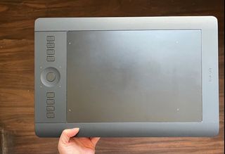 Wacom Intuos Pro PTH-651K Graphics Tablet466377821935390720