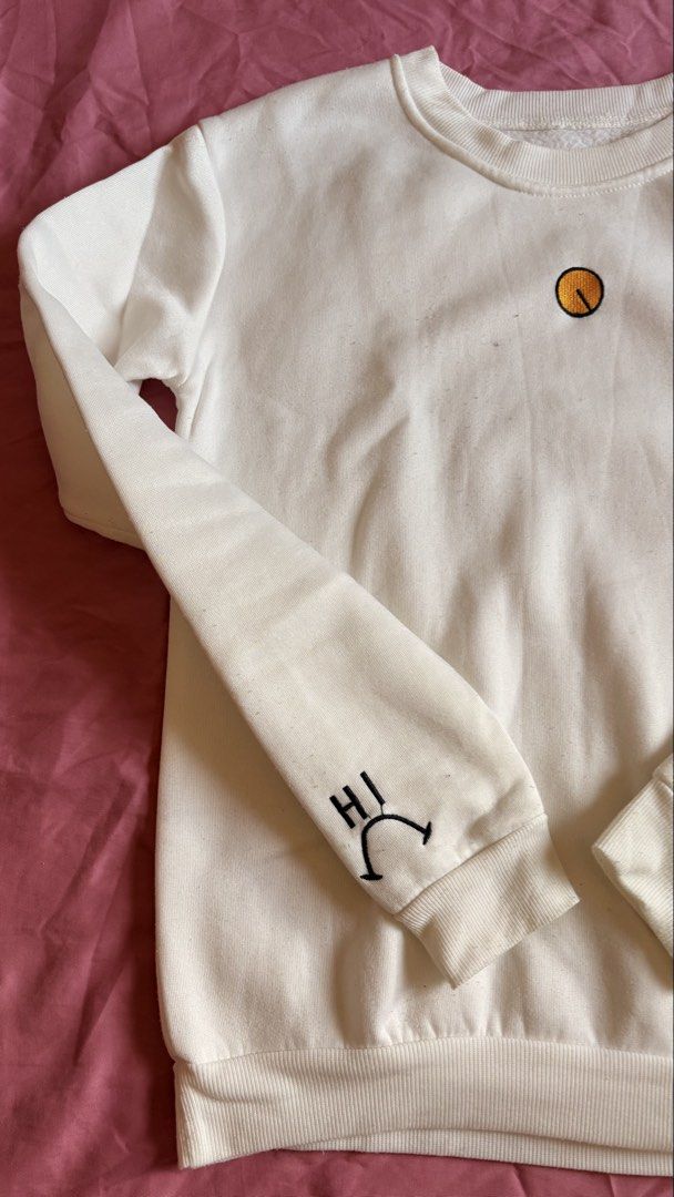 White Sweatshirt with Embroidered Details (Category: Longsleeves) located in Marilao. Submitted by ac_declutters (Listing ID 1431084260, Image 3). Description: - Fleece material in the inside of the sweater - DM for more info.