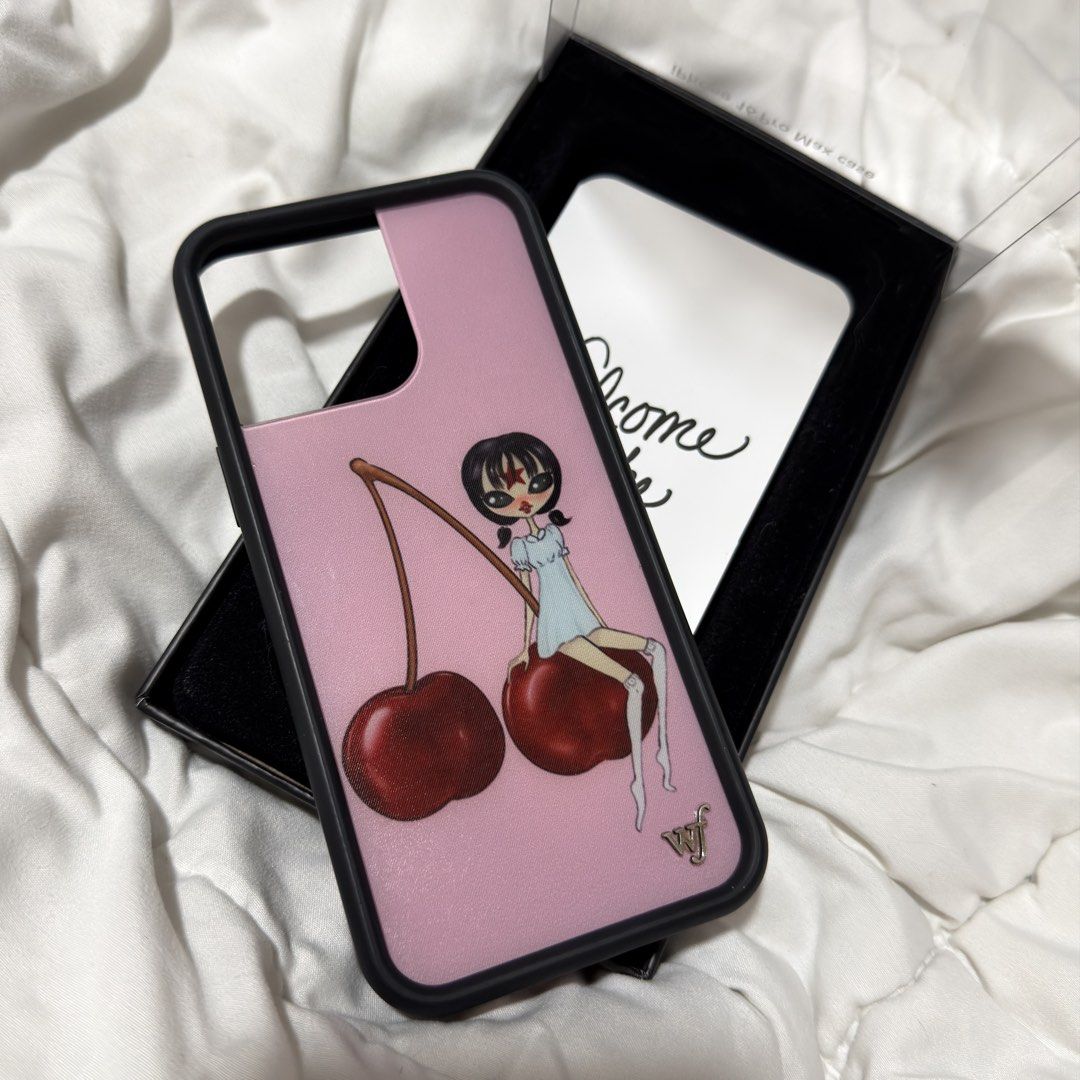 Wildflower x Cindy Kimberly 16 Pro Max (Category: Cases & Sleeves) located in San Fernando. Submitted by foreveraash (Listing ID 1431159765, Image 3). Description: Good as New (no stains and tarnish) Used twice only Pasabuy from US 🍊 RFS: Upgraded .