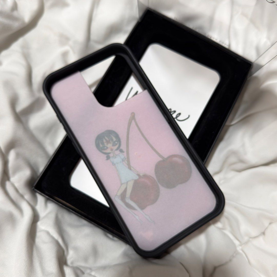 Wildflower x Cindy Kimberly 16 Pro Max (Category: Cases & Sleeves) located in San Fernando. Submitted by foreveraash (Listing ID 1431159765, Image 2). Description: Good as New (no stains and tarnish) Used twice only Pasabuy from US 🍊 RFS: Upgraded .