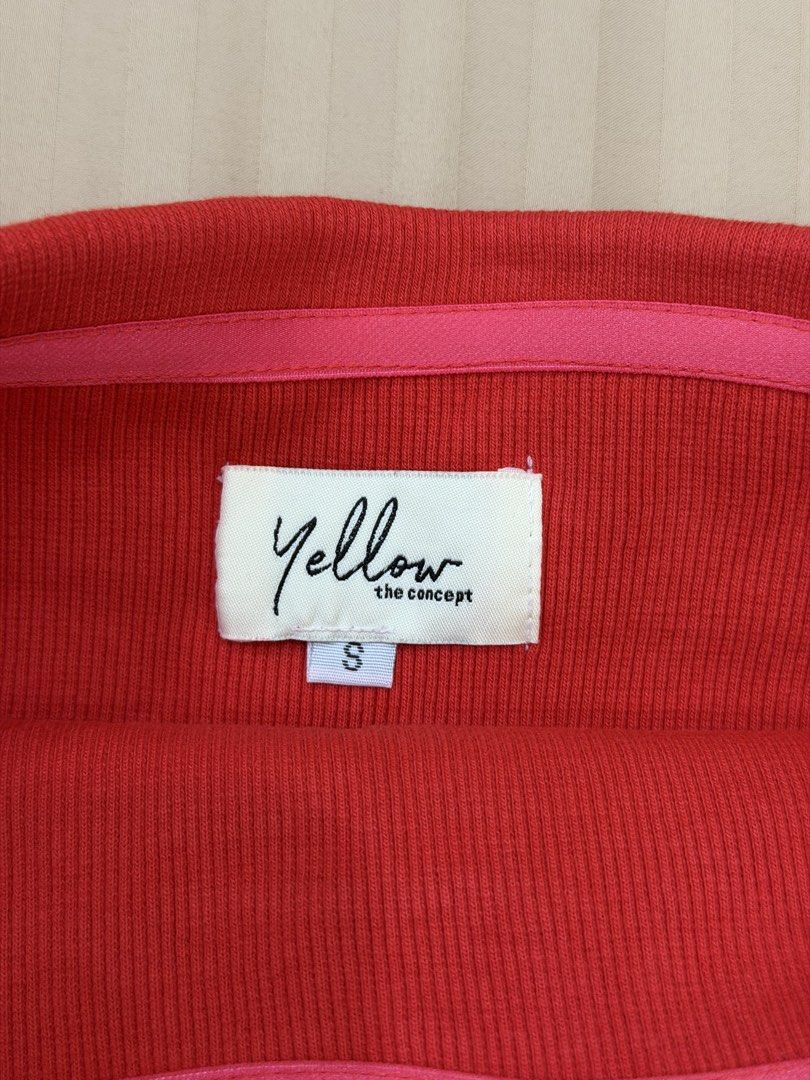 Yellow the concept Red Tube Top (Category: Sleeveless) located in San Juan City. Submitted by erkashops (Listing ID 1431069082, Image 2). Description: .