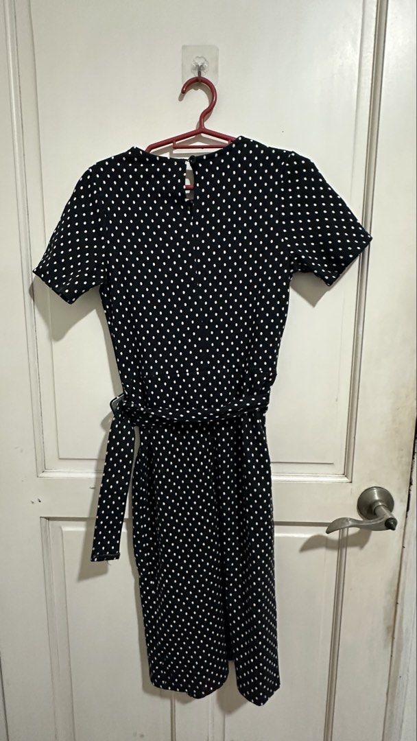Zara - Black Polka Dot Dress - (Category: Dresses) located in Mandaluyong City. Submitted by yv.stuff (Listing ID 1431158037, Image 3). Description: - Has a built in belt - Not stretchy.