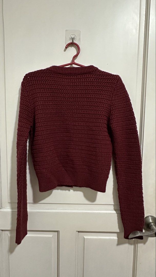 Zara - Cardigan Burgundy (Category: Coats, Jackets and Outerwear) located in Mandaluyong City. Submitted by yv.stuff (Listing ID 1431158305, Image 3). Description: .