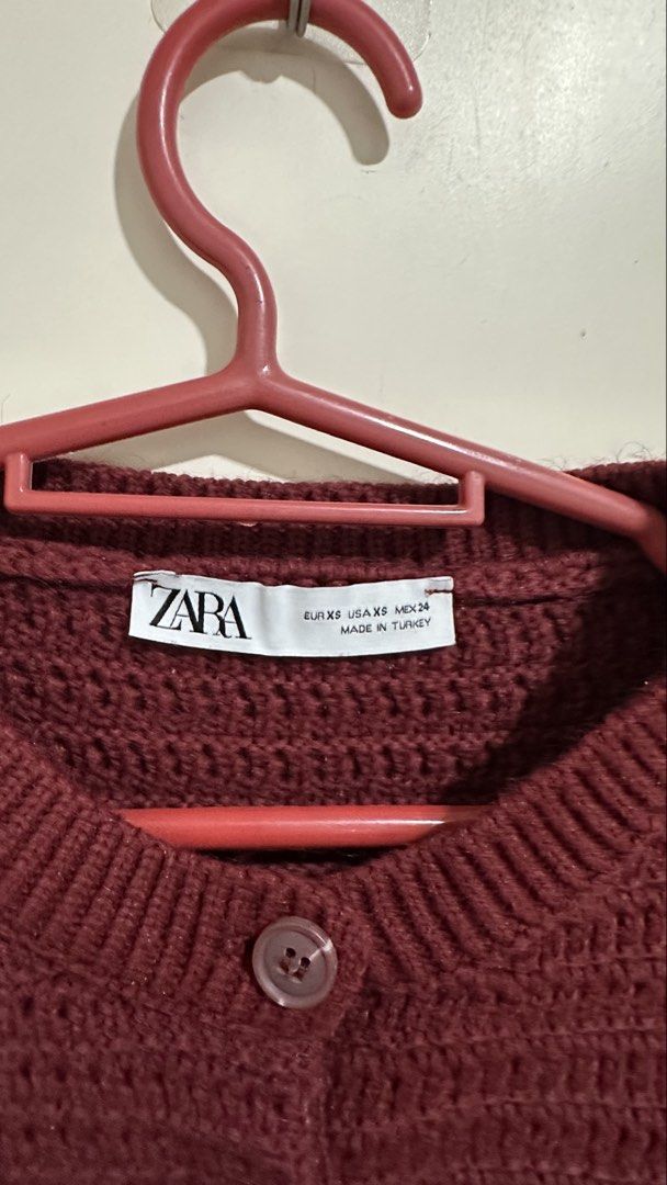 Zara - Cardigan Burgundy (Category: Coats, Jackets and Outerwear) located in Mandaluyong City. Submitted by yv.stuff (Listing ID 1431158305, Image 2). Description: .