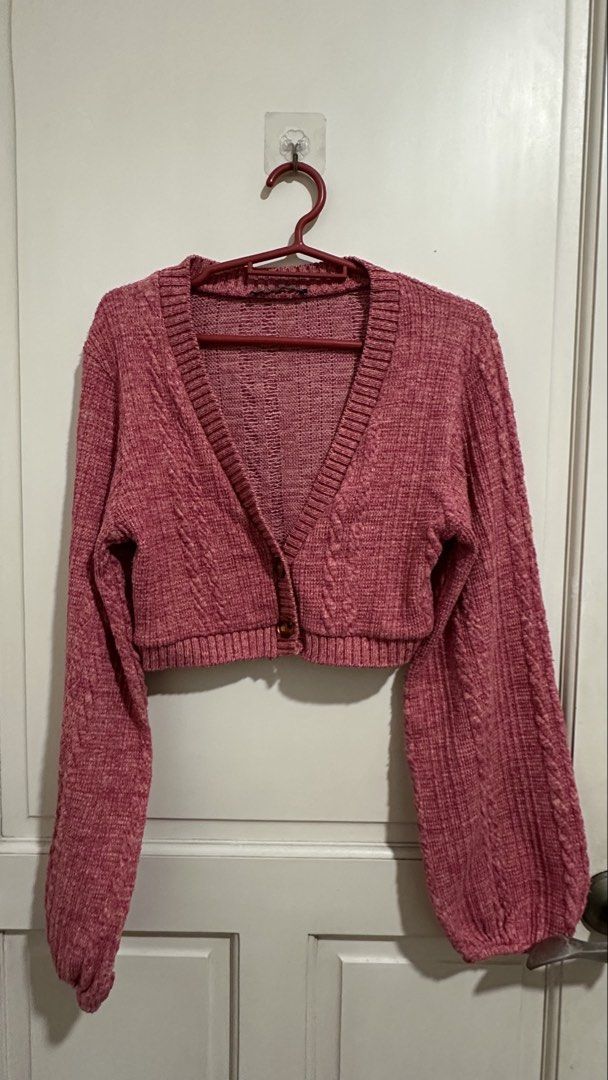 Zara - Cropped Pink Cardigan (Category: Coats, Jackets and Outerwear) located in Mandaluyong City. Submitted by yv.stuff (Listing ID 1431156318, Image 2). Description: - Zara Cropped Pink Cardigan - Size: S - Stylish design - Perfect for layering.