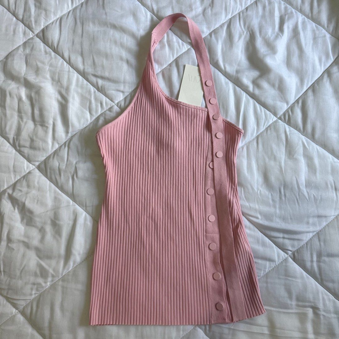 Zara Pink Ribbed Button Halter Top (Category: Sleeveless) located in Manila. Submitted by shop.declutter (Listing ID 1431021777, Image 1). Description: Super pretty in actual!! Can adjust the strap length based on ur liking :) Stretch fabric True to size (medium) .