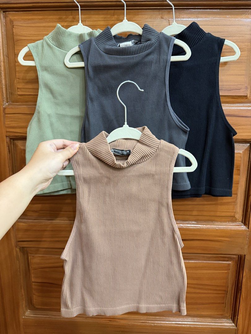 Zara Ribbed Sleeveless Mock Neck Top (Category: Sleeveless) located in San Juan City. Submitted by erkashops (Listing ID 1431067697, Image 2). Description: Zara Ribbed Sleeveless Mock Neck Top I loved it so much I got it in 4 colors Pink Black Gray Green ₱500 each! fits xs to s!.