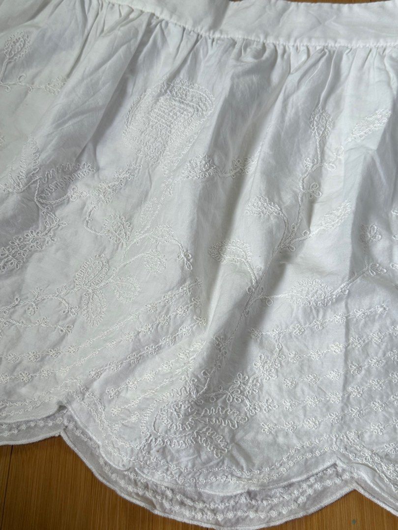 Zara White Mini Skirt with tags! (Category: Skirts) located in Angeles City. Submitted by rbdeclutters (Listing ID 1431027583, Image 3). Description: Zara White Mini Skirt with tags! - size: S on tag - never worn - 100/10 perfect condition - has beautiful lace detailing ‼️ rfs: bought the wrong size 📍based in Pampanga - shipping via lalamove/lbc/jnt.