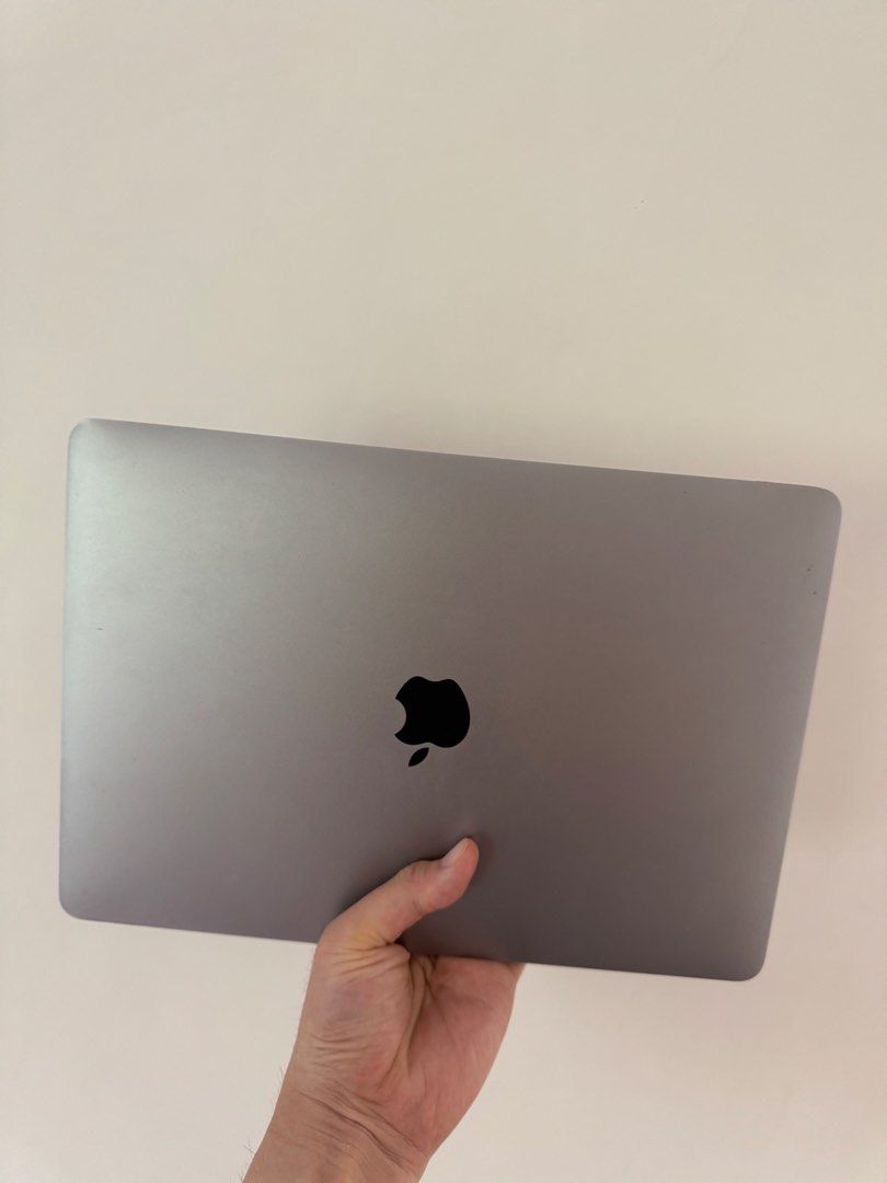 13 Inch MacBook Pro441997908823910400