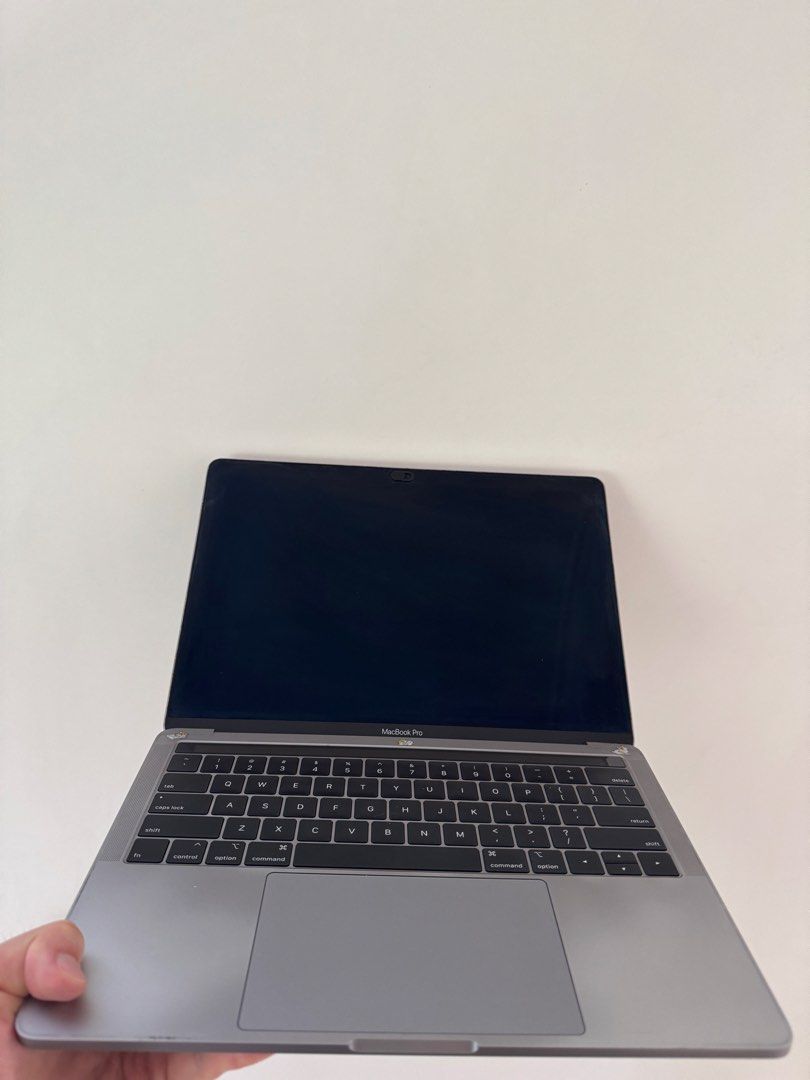 13 Inch MacBook Pro441997908823910401