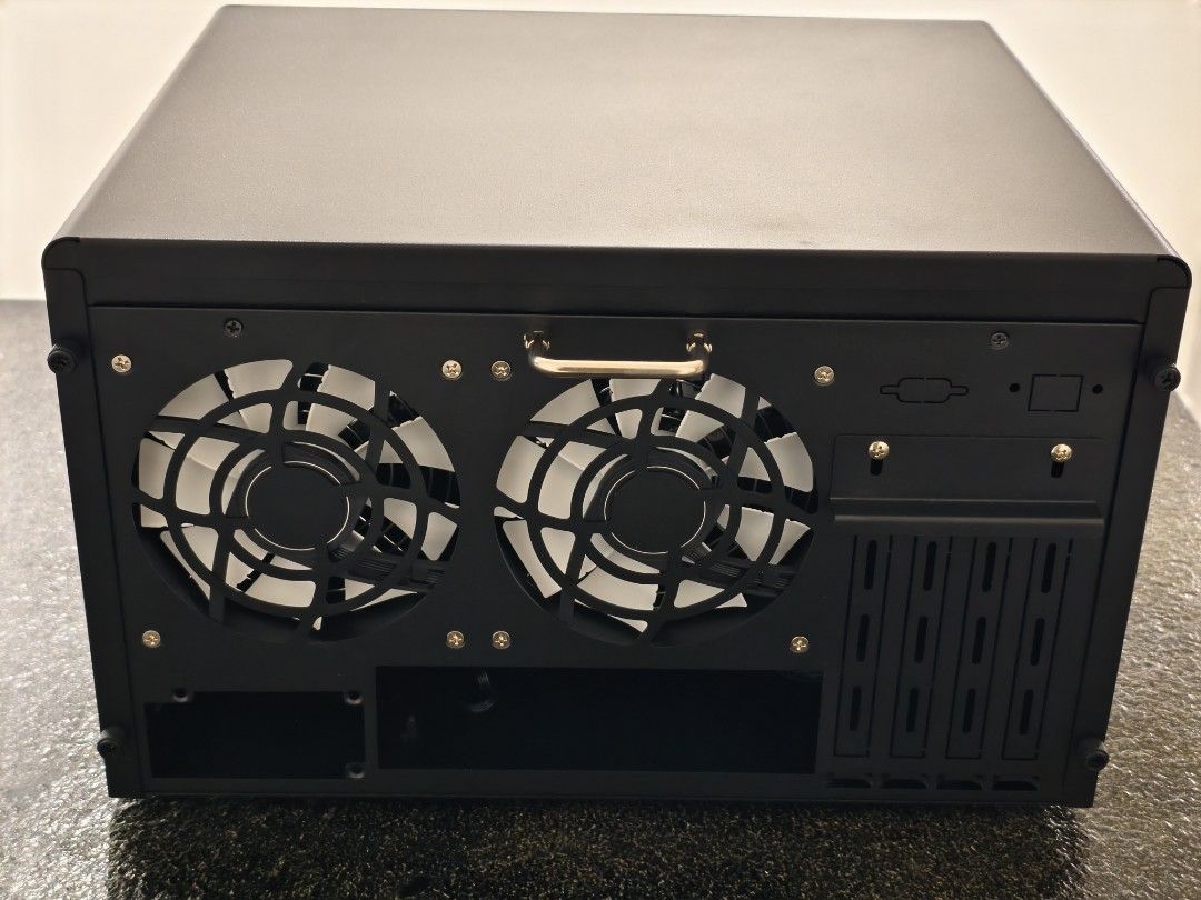 8-Bay NAS Case - Black442248723841034242
