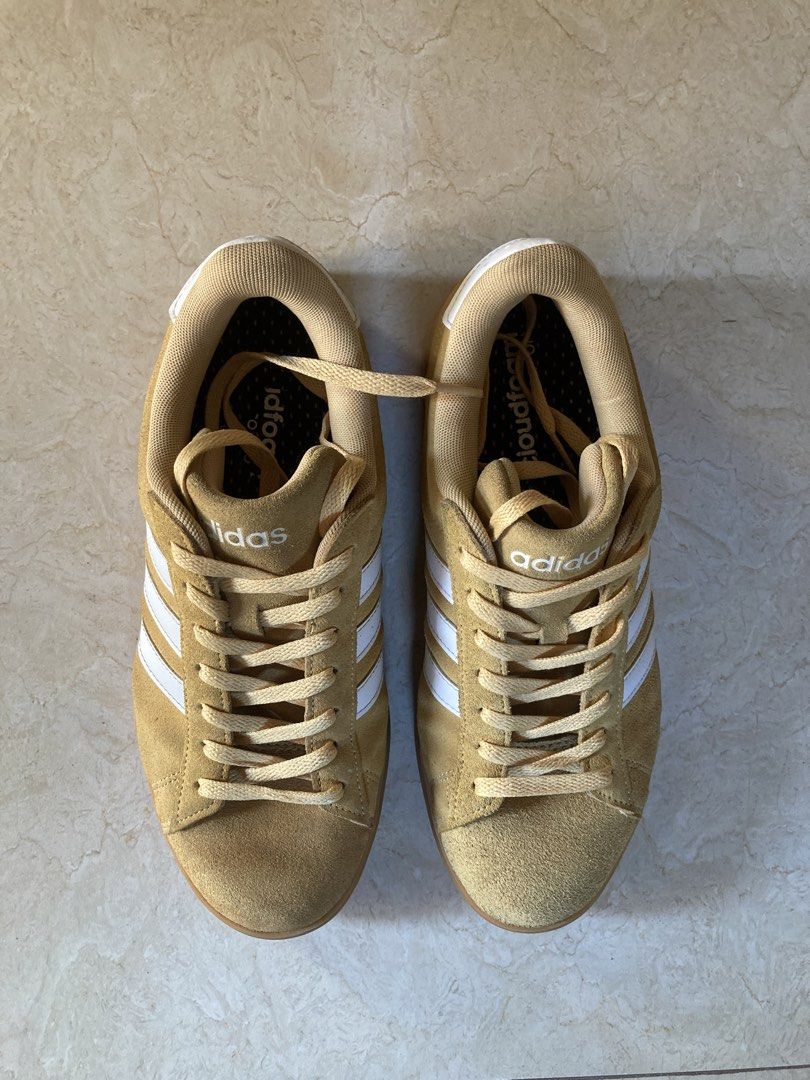 ADI grand court 2 (Category: Sneakers) located in Manila. Submitted by ajinn_ (Listing ID 1435384265, Image 3). Description: Like new with its original box Nego sa sure buyer! .