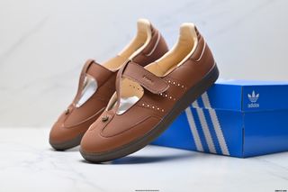 (Category: ) located in . Submitted by factory.shoes.outlet (Listing ID 1435344152, Image 1). Description: .