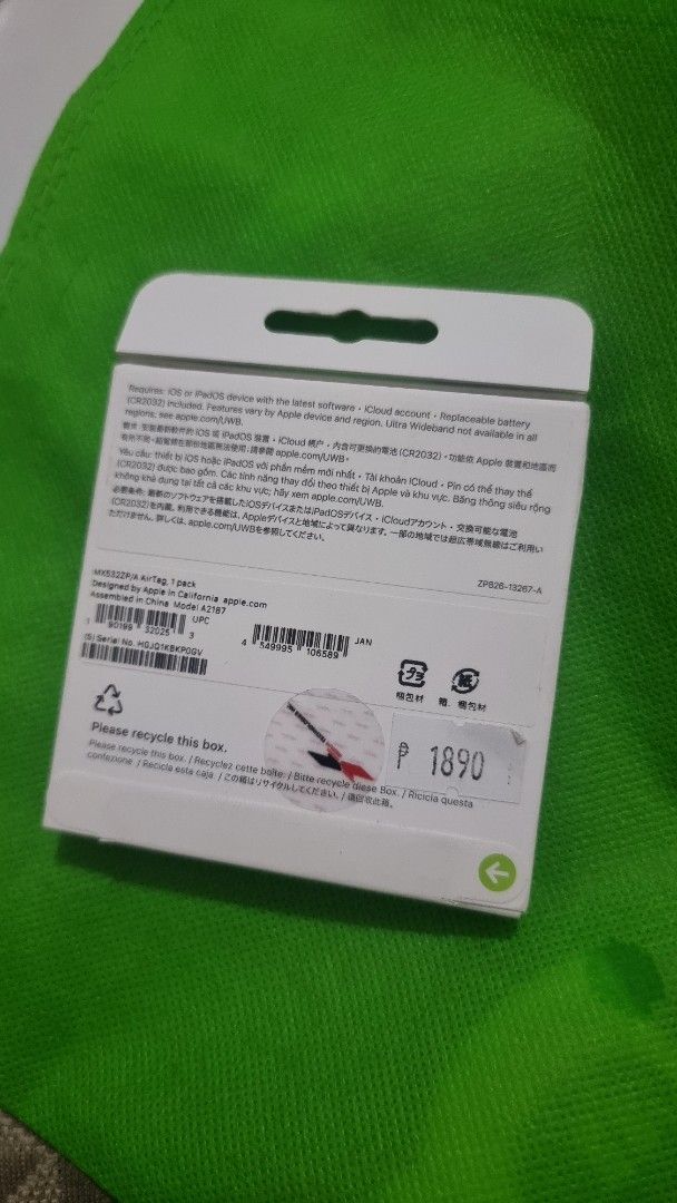 Air tag (Category: Other Accessories) located in Mandaluyong City. Submitted by babyboy24 (Listing ID 1435516634, Image 2). Description: air tag.