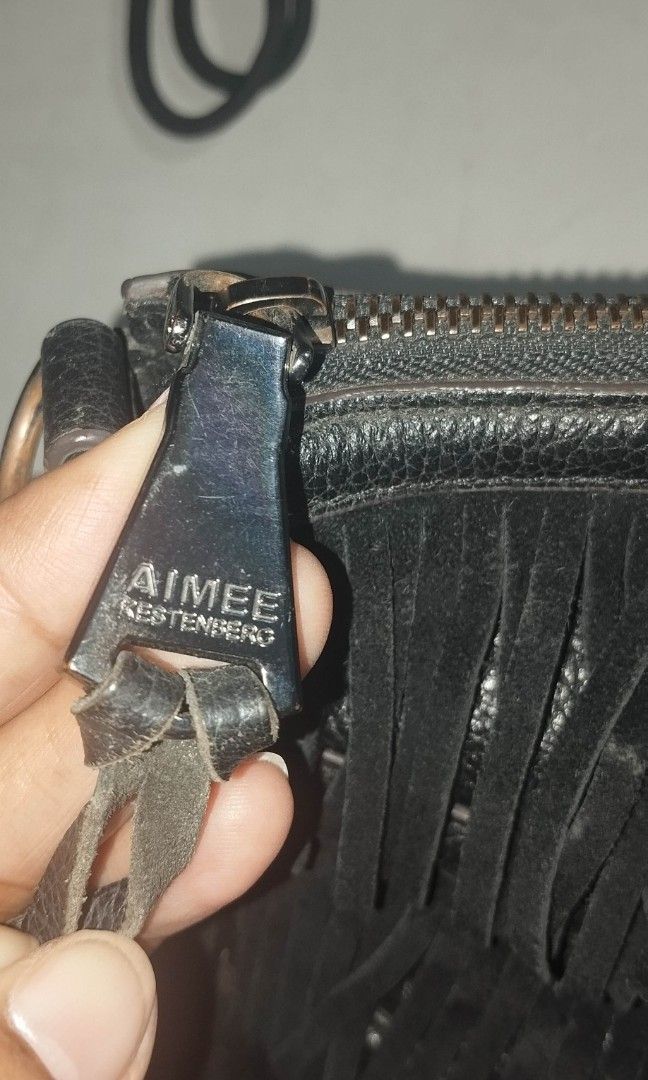 AK HOBO Black Leather Shoulder Bag (Category: Luxury Bags & Wallets) located in Morong. Submitted by erineju (Listing ID 1435347288, Image 2). Description: Disclaimer: Not associated with the said brands. Everything is owned to the rightful owner. So Pretty even the bag is well used. Little pinch at the bottom but unnoticeable..