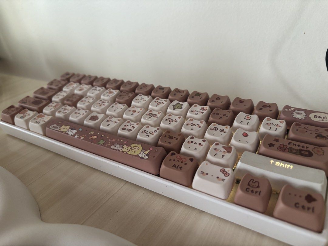 Anne Pro 1 Keyboard (Category: Computer Keyboard) located in Manila. Submitted by lylasellsstuff (Listing ID 1435426283, Image 2). Description: LAST PRICE!! - NOT NEGOTIABLE > comes with different keycap! rfs: need funds! issue: signs of usage.. can still connect to app! but to be able to use it continously u need it plugged in with usb c to charge! ITS RGB!.