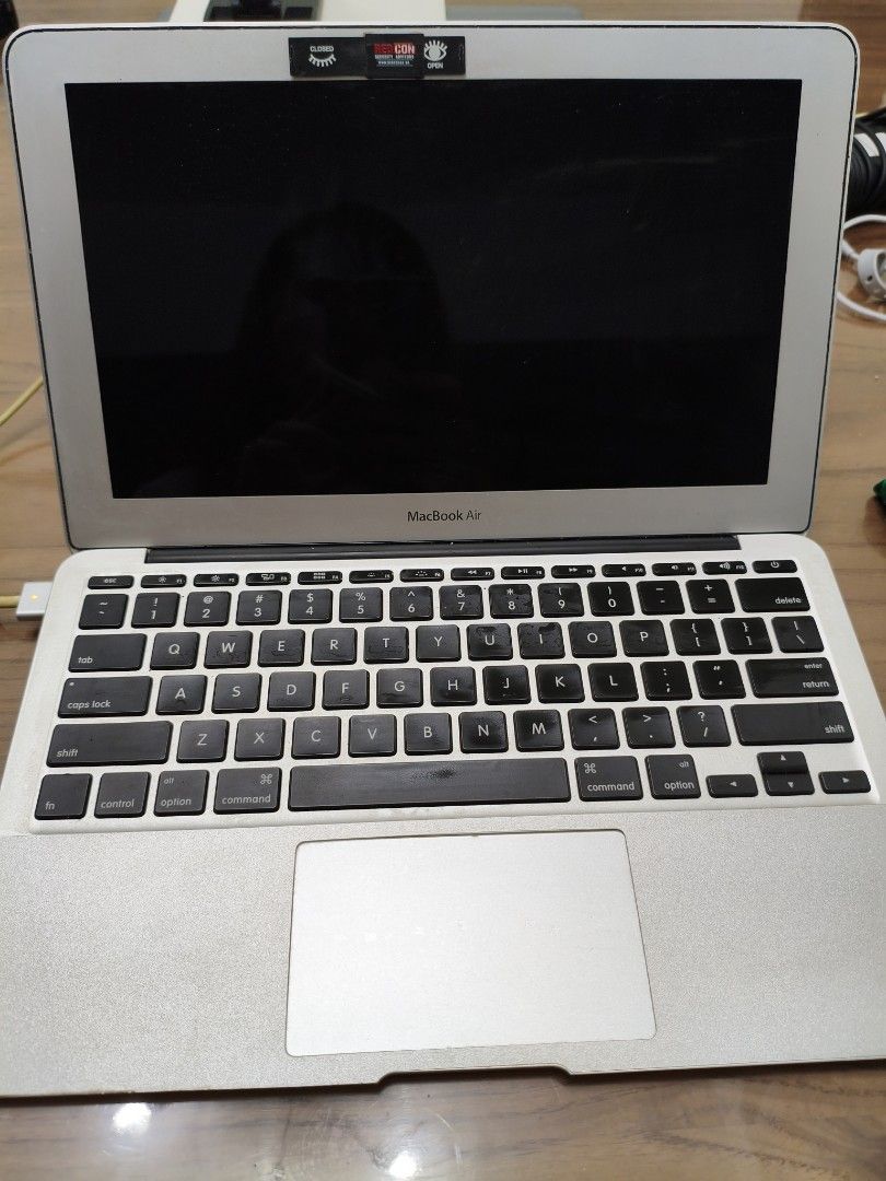 Apple MacBook Air 11-inch (Mid 2012)