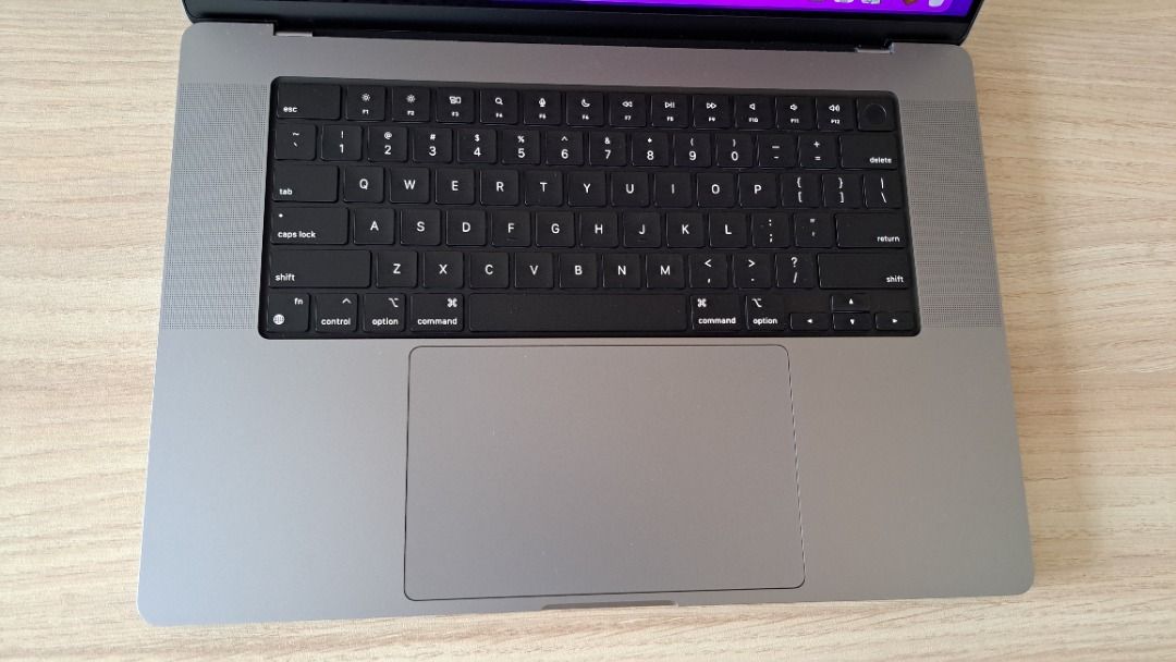 Apple MacBook Pro 16-inch (Space Gray)442122220529274881