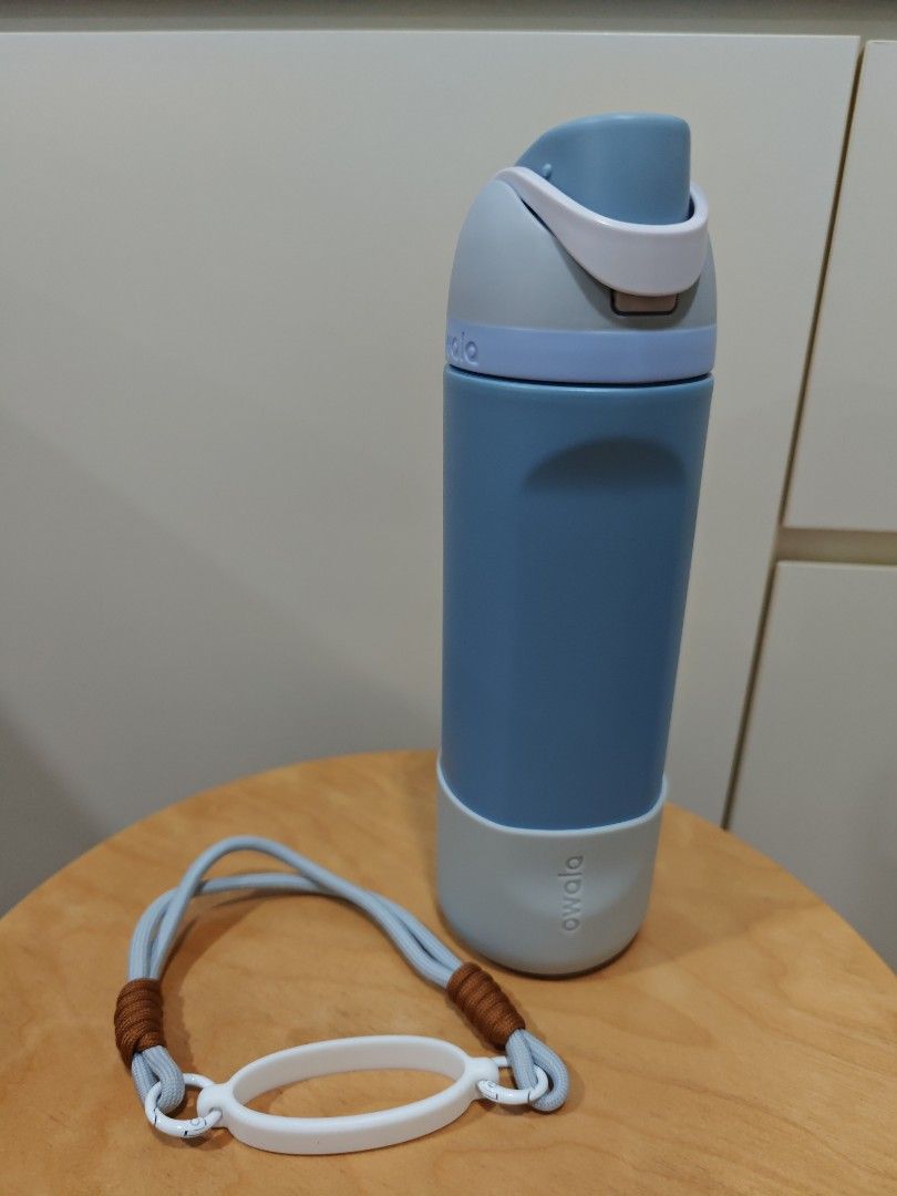 BRAND NEW! Owala Water FreeSip Bottle with Strap - Sea Salt