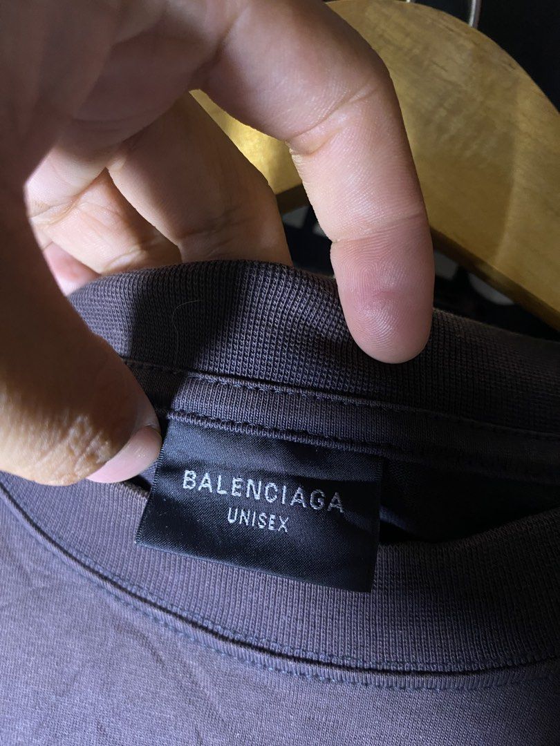 Balenciaga 3b icon shirt (Category: Luxury Apparel) located in Manila. Submitted by ercmrsmam (Listing ID 1435460986, Image 3). Description: BALENCIAGA 3B SPORTS ICON SHIRT W22.5 L27.5 Sunfade COLOR MAY VARY DUE TO LIGHTING EXCELLENT CONDI Dm if interested 📩 Location: Baclaran 📍 MOP: Gcash 💳.