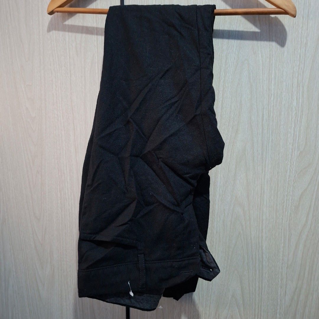 Banana Republic Slacks (Category: Other Bottoms) located in Cavite. Submitted by sofabinpink (Listing ID 1435352698, Image 1). Description: size 28.