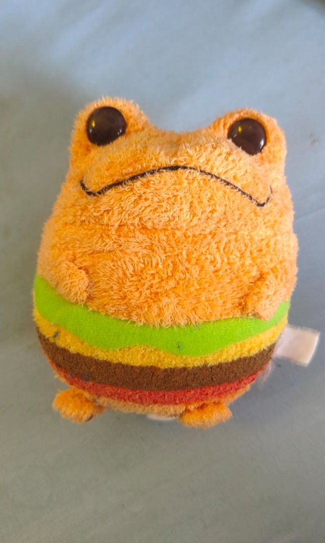 Banpresto burger frog plush frog style line (Category: Plushies & Soft Toys) located in Bulacan. Submitted by rintamatama (Listing ID 1435520606, Image 1). Description: beaded bottom banpresto brand :).