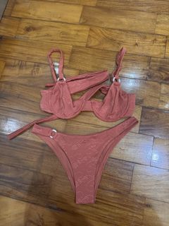 (Category: ) located in . Submitted by closetpg (Listing ID 1435371878, Image 1). Description: .