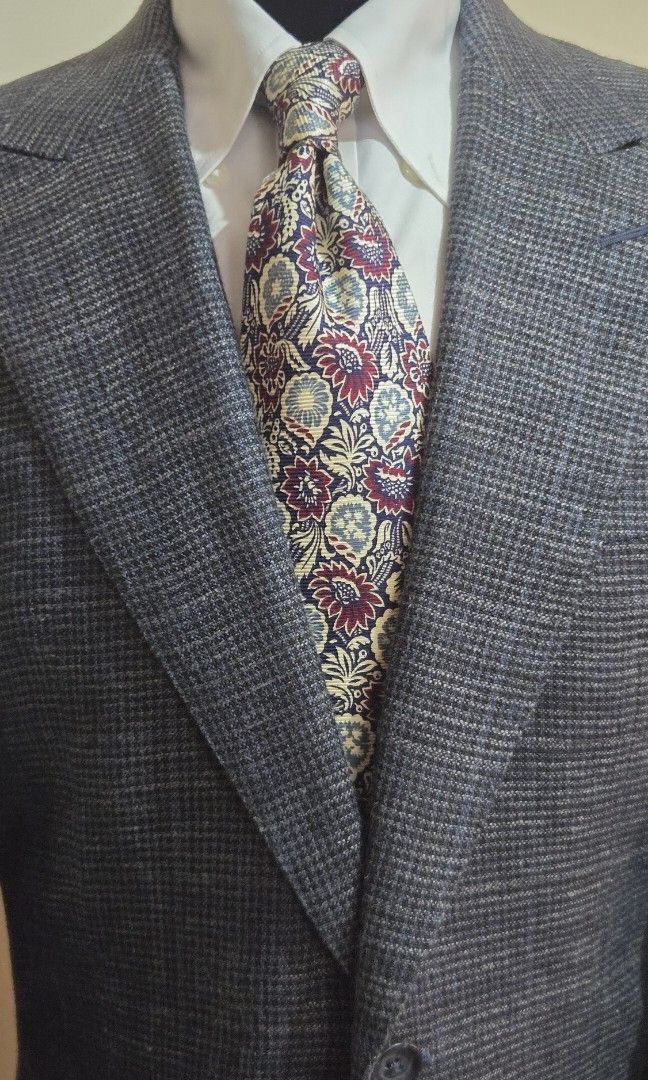 Sport coat, Blazer by Dunhill (Category: Coats, Jackets and Outerwear) located in Baguio. Submitted by Th0p7 (Listing ID 1435498704, Image 3). Description: .