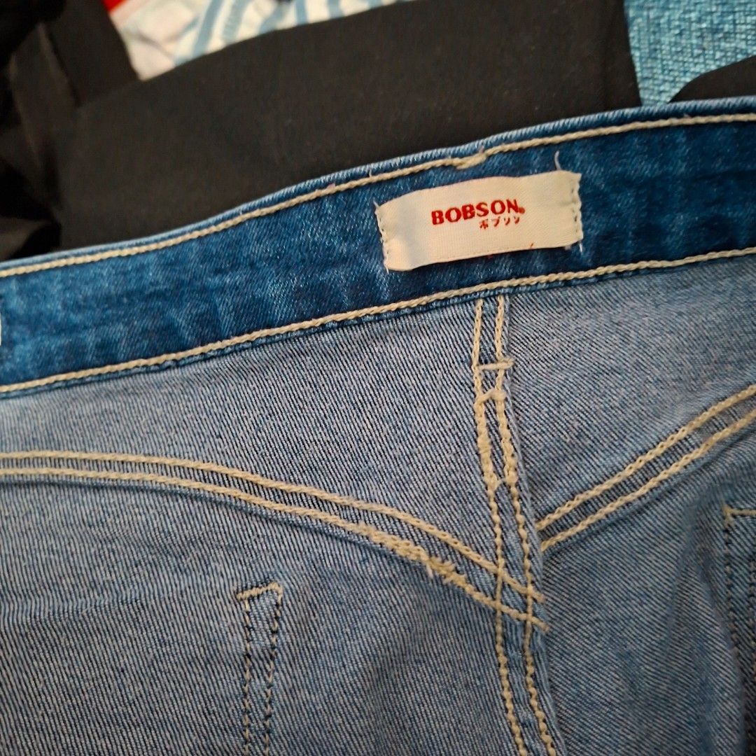 Bobson Skinny Jeans (Category: Jeans) located in Cavite. Submitted by sofabinpink (Listing ID 1435350614, Image 3). Description: size 31 on tag but can fit size 29.