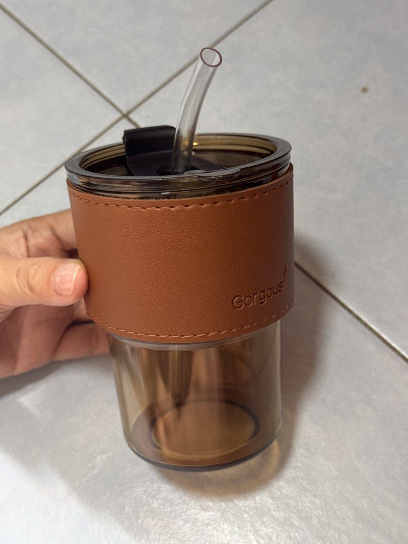 (Brand new in box BNIB) Gorgous Glass Tumbler with Straw