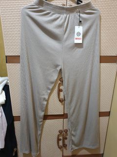 (Kategori: ) berada di . Dikirim oleh deastore (ID iklan 1435383877, Gambar 1). Deskripsi: .