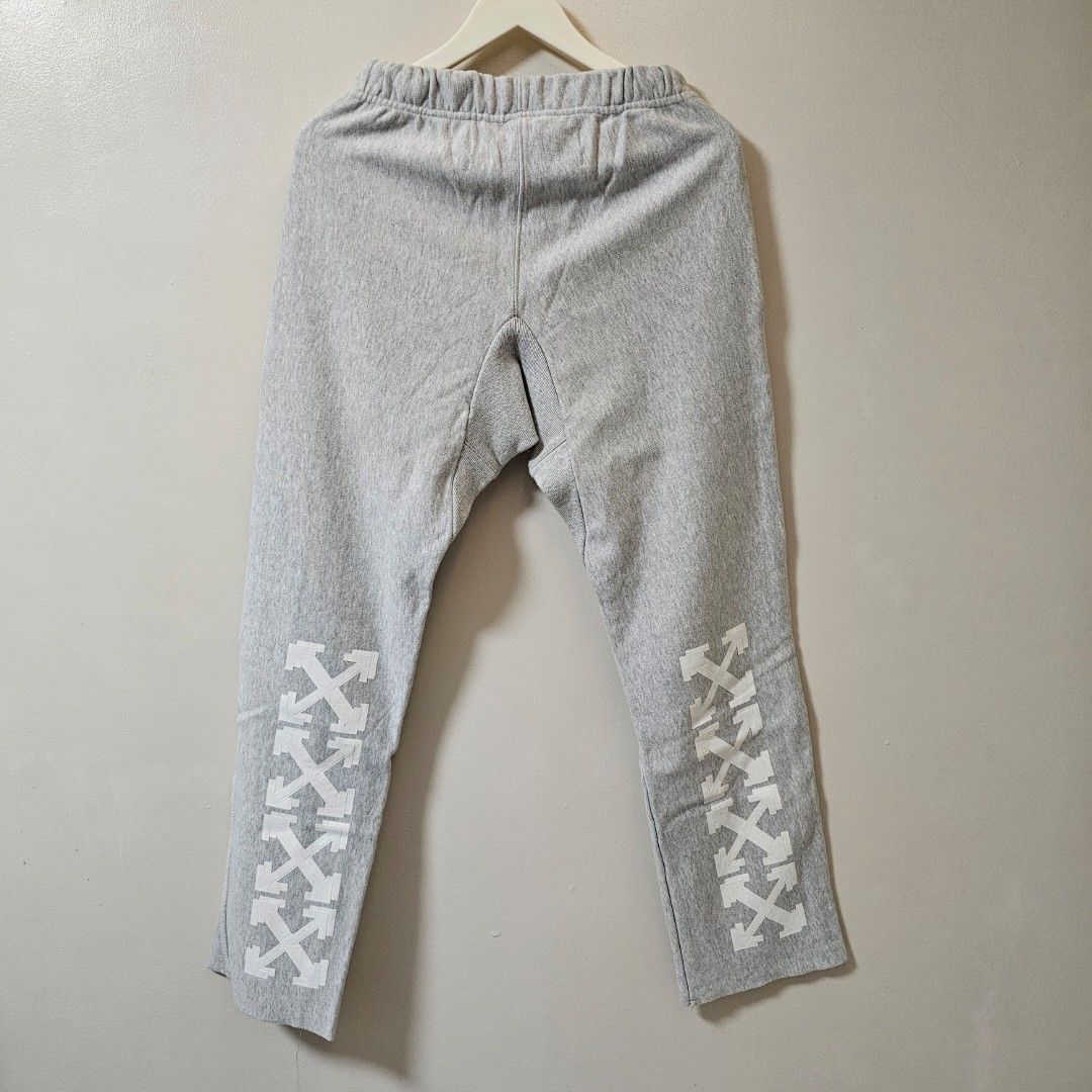 Champion x Off-white Sweat Pants (Category: Joggers) located in Taguig. Submitted by olly.yu (Listing ID 1435470677, Image 3). Description: - Champion x Off-white Sweatpants - Size: Small, W: 26-34, L: 37, Hem: 8 - Condition: Excellent ‐ Price: Php 800.00 Modes of payment: Gcash, Maya or Bank transfer Meet-up: BGC, Taguig City Delivery: J&T or LBC Other brands: Nike Adidas New Balance Ralph Lauren Polo Lacoste Champion Thisisneverthat Patagonia N