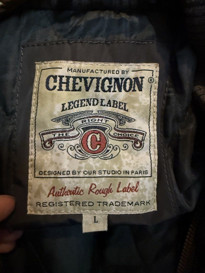 CHEVIGNON (Category: Coats, Jackets and Outerwear) located in Baguio. Submitted by thrifty_tienda01 (Listing ID 1435489156, Image 3). Description: CHEVIGNON JACKET EXCELLENT CONDITION NO ISSUE 10/10 COLOR RATE LARGE ON TAG BUT FIT TO MEDIUM LENGTH:26 WIDTH:21 1280PHP+SHIPPING FEE VIA J&T ONLY.