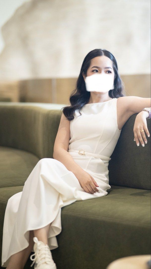 Civil Wedding Dress with Pockets (Category: Dresses) located in Quezon City. Submitted by kpa10 (Listing ID 1435503455, Image 2). Description: - White sleeveless dress - Fitted bodice - A-line skirt - Matching belt - Boat neckline - Keyhole back detail - Mid-calf length - Ideal for formal occasions.