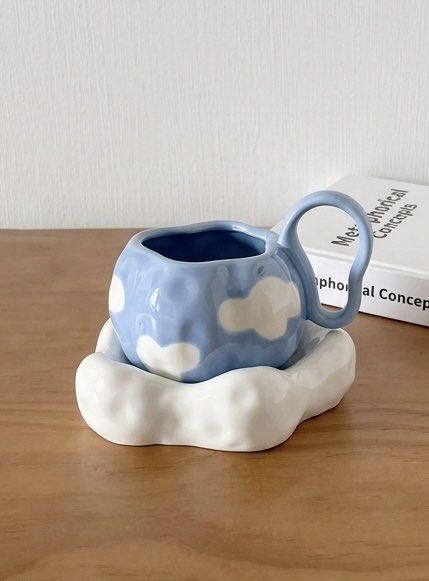 Cloud mug (Category: Coffee & Tea Tableware) located in Petaling Jaya. Submitted by itsnikki98 (Listing ID 1434913092, Image 2). Description: Never opened and brand new Delivery RM8 Meet Up Anytime Fitness @Tropika Bukit Jalil.