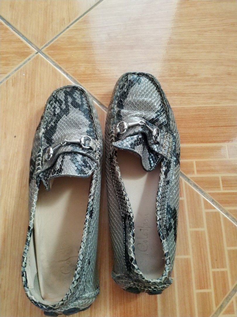 Cole Haan Snake Print Loafers (Category: Loafers) located in Santa Rosa. Submitted by cherrysmith (Listing ID 1435394758, Image 3). Description: real snake skin cole haan 8½ , merona size 10 , my slight bakbak sa side sa loob merona due to storage take all .