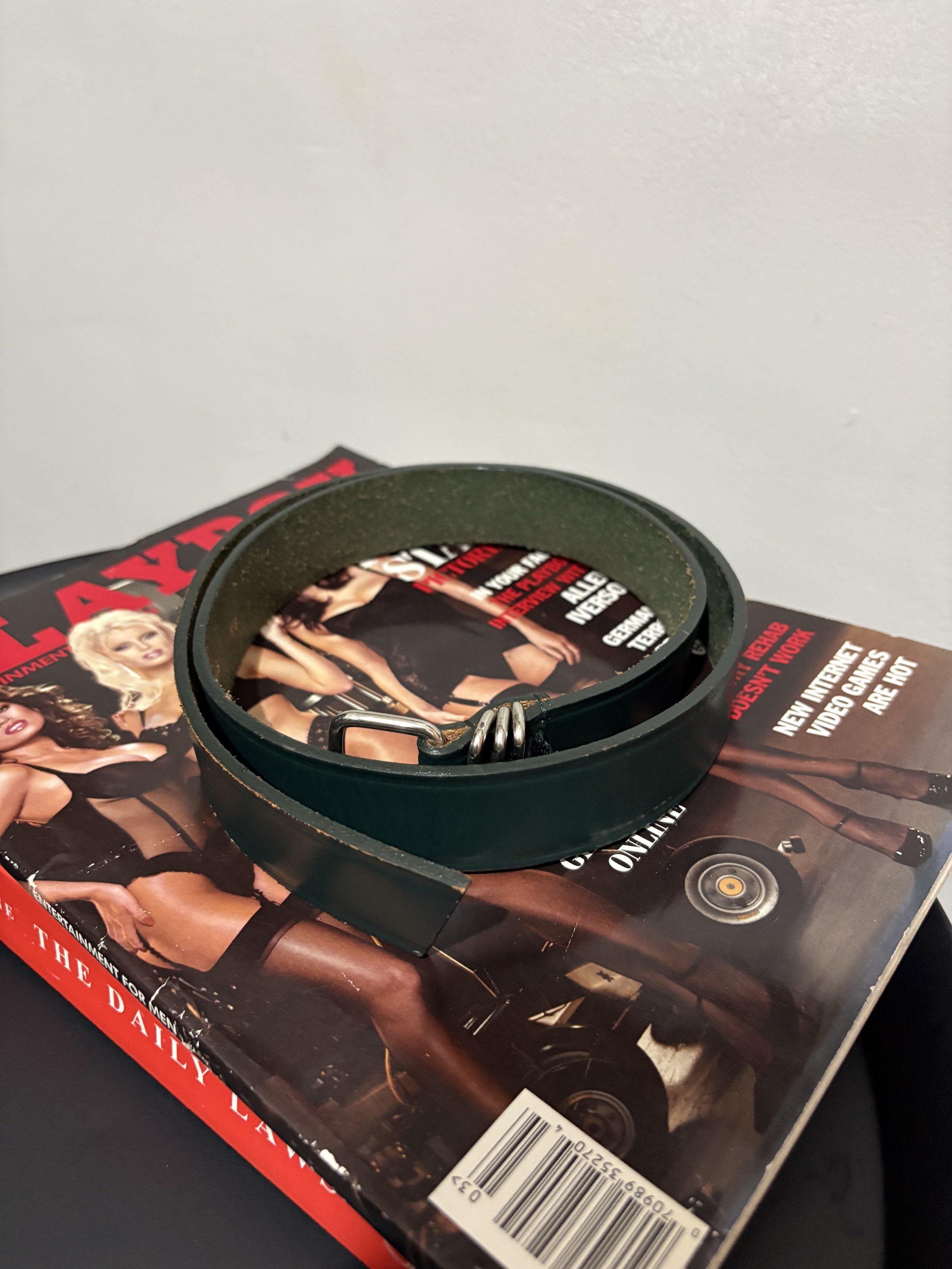 COMME DES GARCONS HOMME LEATHER BELT (Category: Luxury Accessories) located in Naga. Submitted by sislovesme (Listing ID 1435476608, Image 1). Description: •9.5/10 Condition •No major flaws •minimal sign of use •Size 76 on tag •Lenght 37 Inches from buckle to the last.