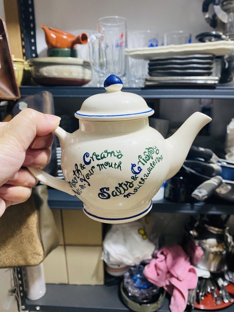 Cream color ceramic Teapot (Category: Coffee & Tea Tableware) located in Santo Tomas. Submitted by yengcarawa67764 (Listing ID 1435373552, Image 1). Description: .
